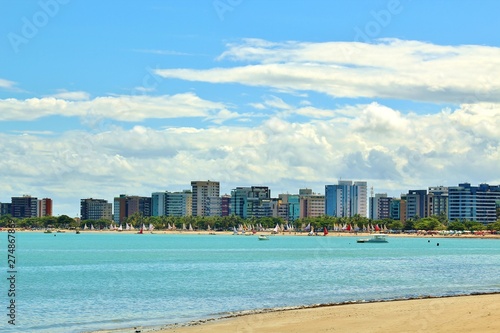 Praia tropical, cidade de Maceió,  estado de Alagoas, Brasil © Fotos GE