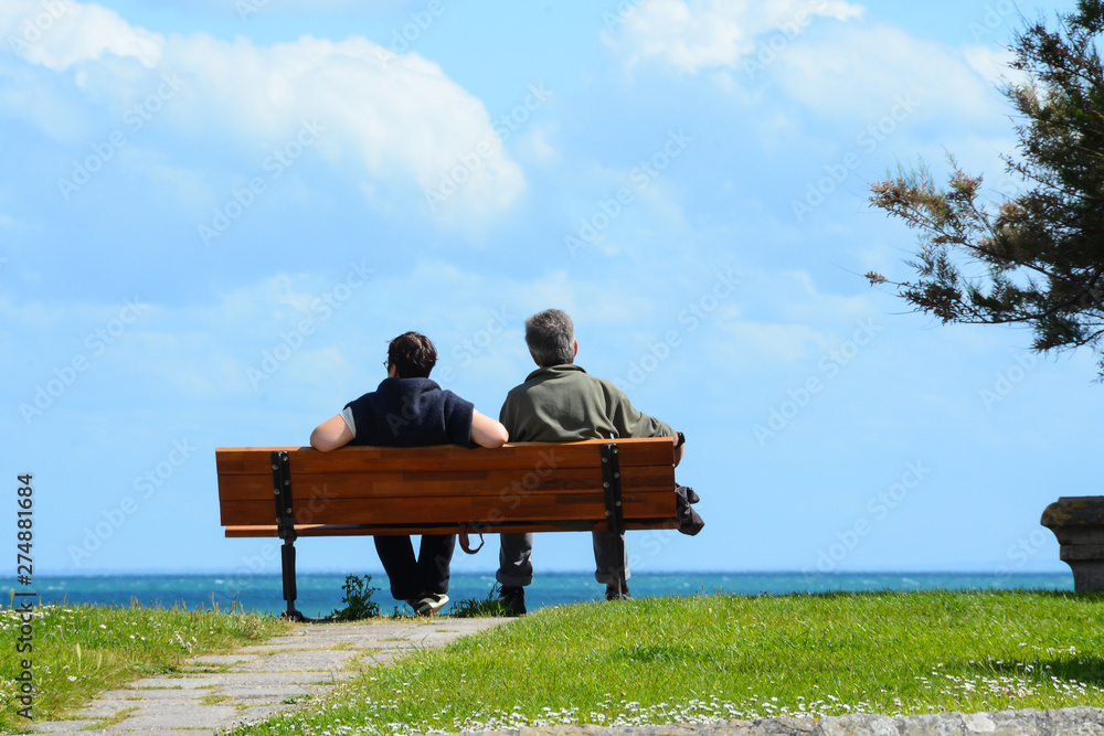 couple sur un banc