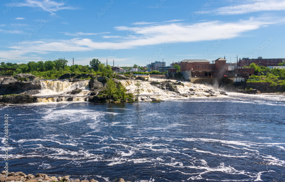 Obraz premium Lewiston Falls on the Androscoggin River