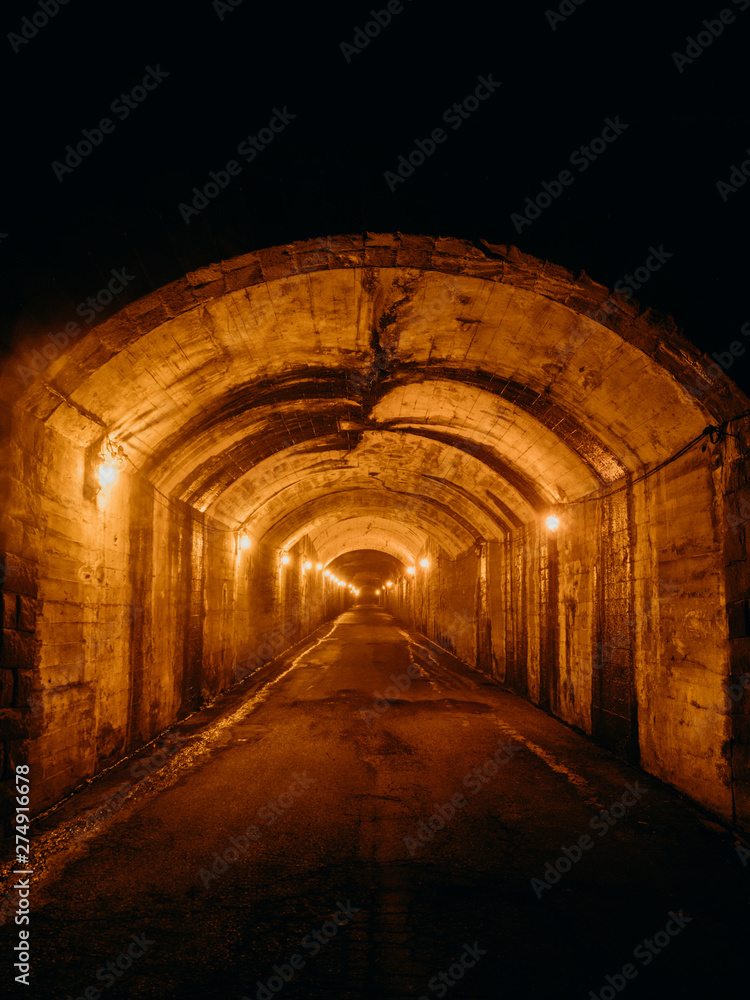 Obraz premium light at end of the tunnel