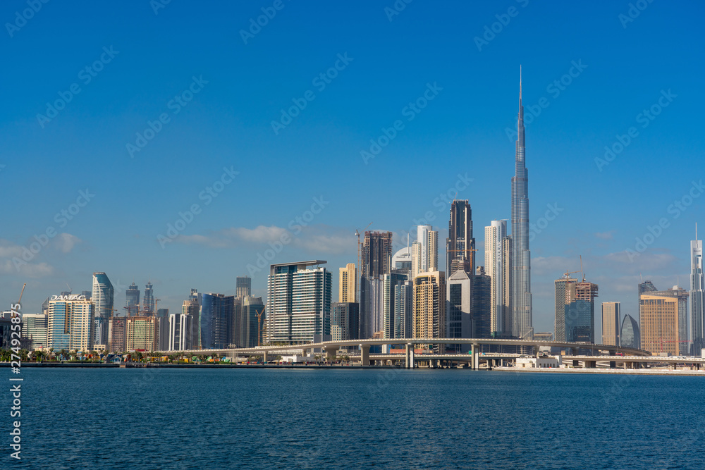Fototapeta premium Dubai cityscapes at daytime