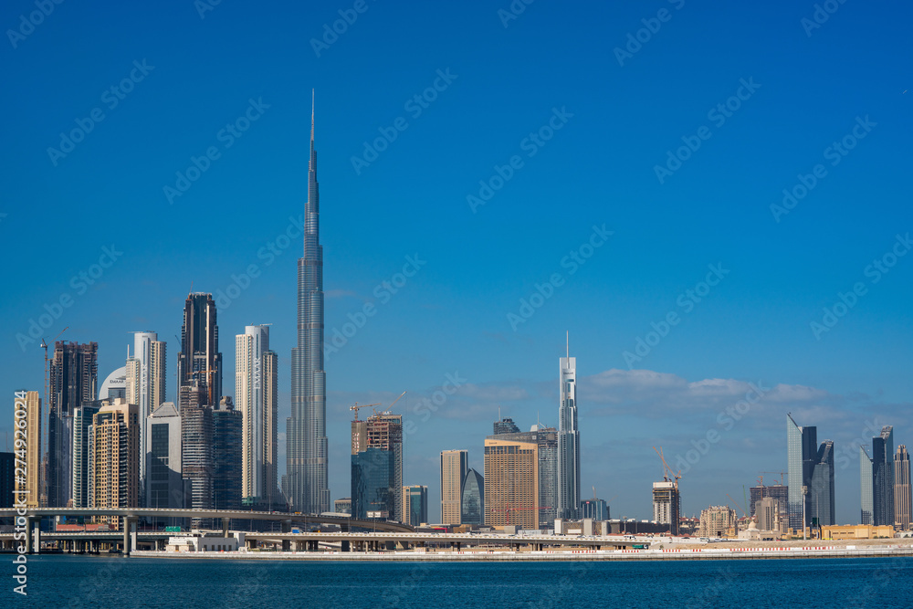 Fototapeta premium Dubai cityscapes at daytime