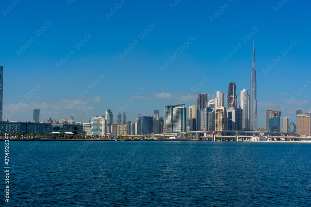 Fototapeta premium Dubai cityscapes at daytime