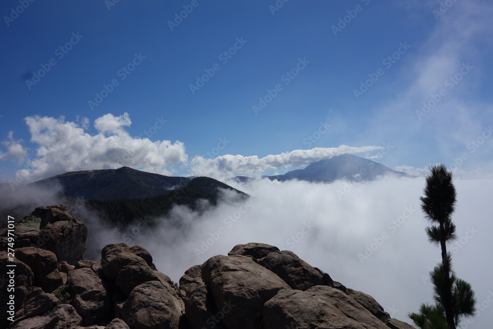 Fototapeta premium clouds over mountains vulcan Teide