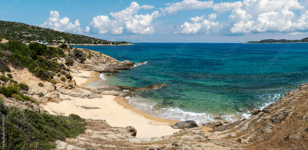 Obraz premium Landscape with beach, the sea and the clouds in the blue sky