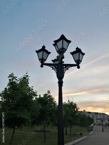 Wallpaper Mural street lamp in front of blue sky Torontodigital.ca