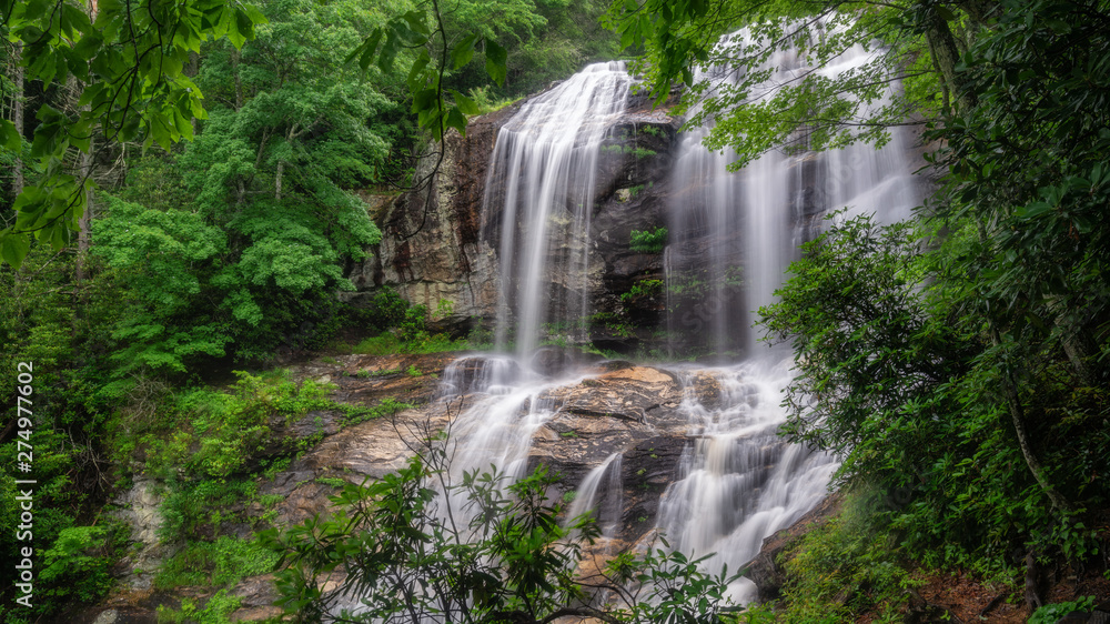 Obraz premium North Carolina Waterfall near Highlands - Glen Falls