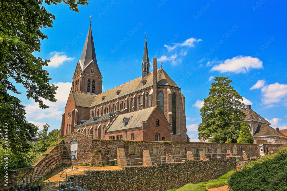 Kirche in Keverberg an der Maas, Niederlande Provinz Limburg