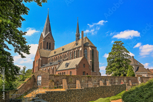Kirche in Keverberg an der Maas, Niederlande Provinz Limburg