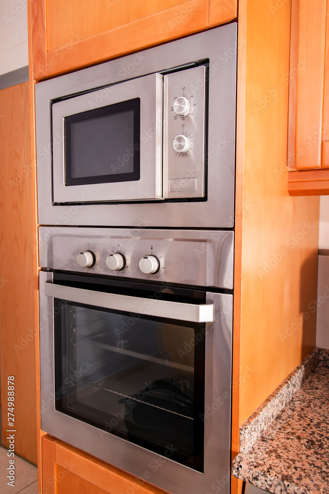 Fototapeta premium microwave and oven