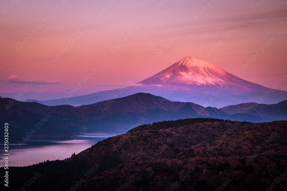 【神奈川県】箱根大観山から芦ノ湖と紅富士