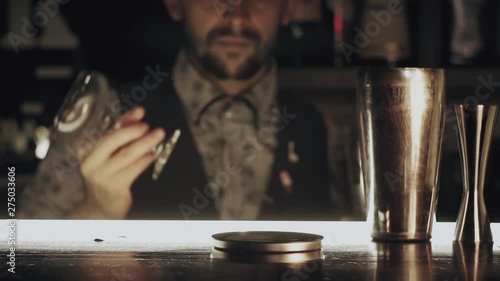 Wallpaper Mural Barman make a cocktail Torontodigital.ca