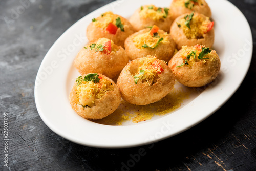 Sev puri - Indian snack and a type of chaat. Popular in Mumbai/pune from Maharashtra. it's a roadside food also served as a starter in restaurants