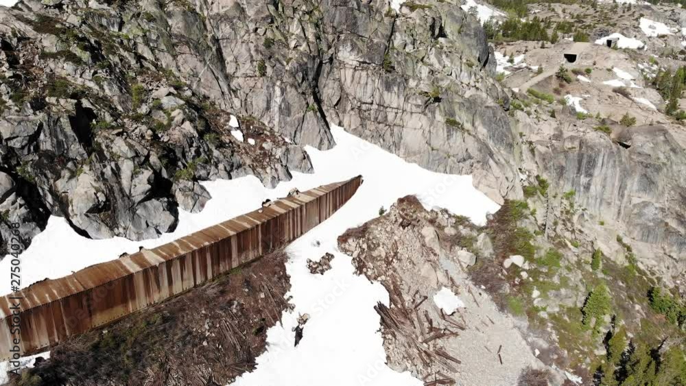 Snow Sheds and Train Tunnels at Donner Summit - Aerial Drone. vídeo do ...
