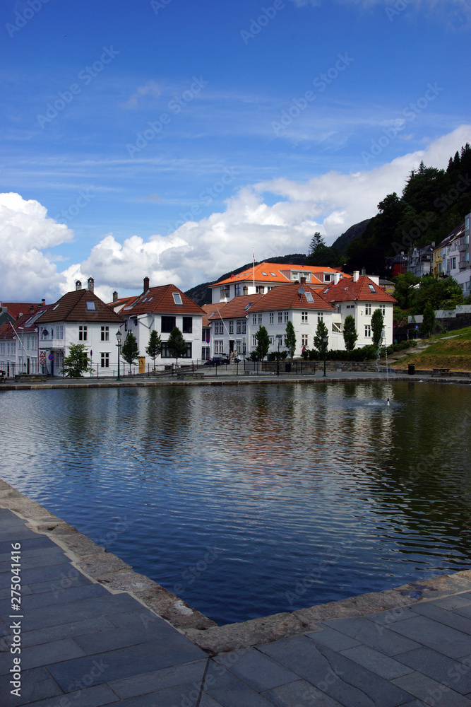 Travel to Norway, a small pool and a bright house on the other side of the city of Bergen