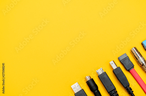 Connecting wires for the computer. Types of connectors.