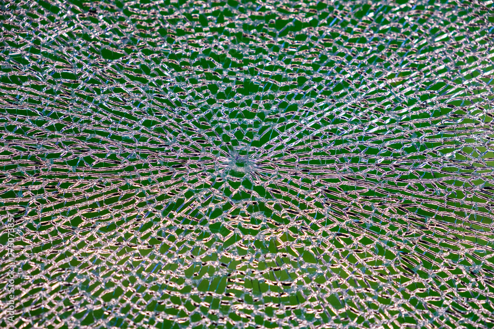 Obraz premium the broken glass of an office building.cracked glass surface