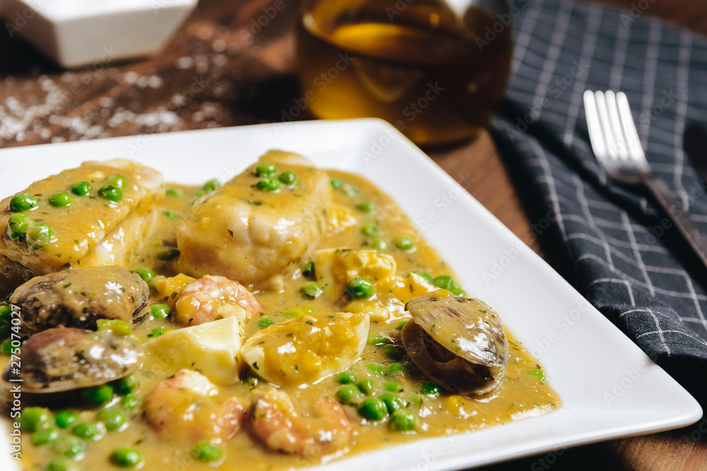 hake in green sauce with prawns and clams hake in green sauce with prawns and clams