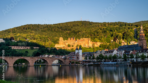 Billede på lærred Heidelberg castle ruins, karl theodor bridge (old bridge) and neckar river, germ