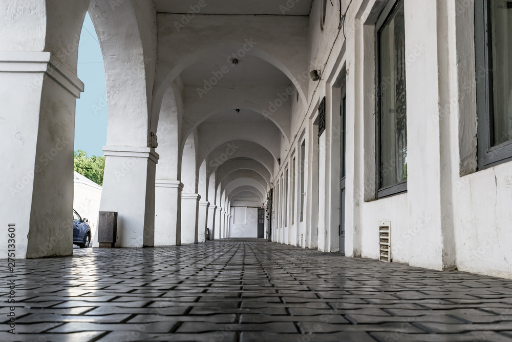 Trade rows, ceiling and aisles are made in the form of arches, the floor is lined with stone. Kostroma. Trade rows, ceiling and aisles are made in the form of arches, the floor is lined with stone. Kostroma.