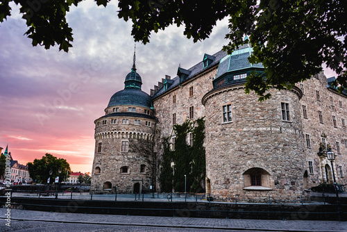 Schilderij op canvas Swedish Castle Summer Sunset