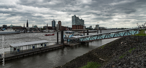 Wallpaper Mural Hamburger Hafen mit Elbphilharmonie Torontodigital.ca