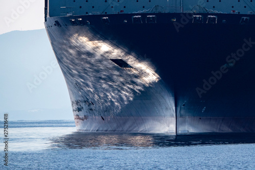 Photo oil tanker ship prow
