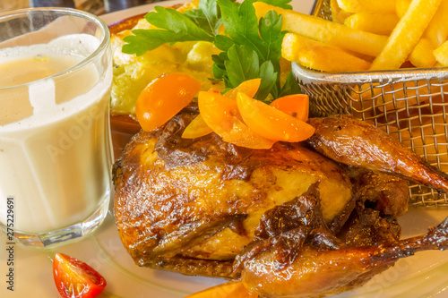 Fototapeta Naklejka Na Ścianę i Meble -  Caille rôtie 