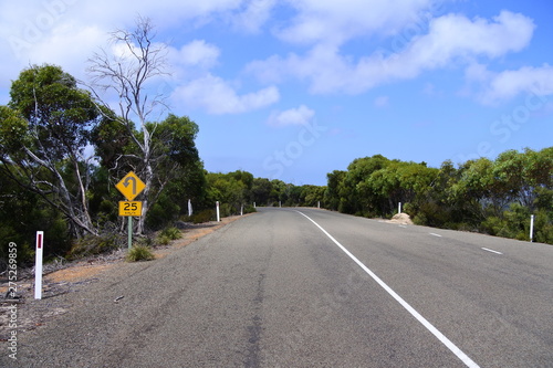 Achtung Kurve - auf dem Weg zum Leuchtturm von Cape Borda auf Kangaroo Island in Australien photo