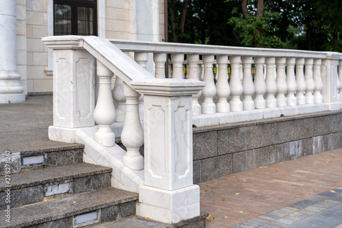 Fotografie, Obraz white palace railings with blown props