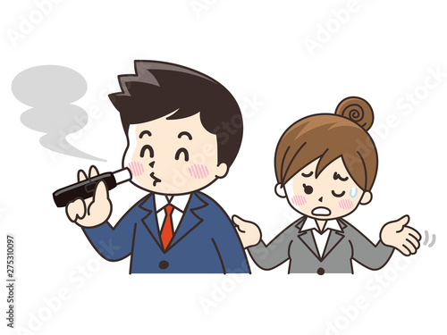 電子タバコを吸うビジネスマンと呆れる女性