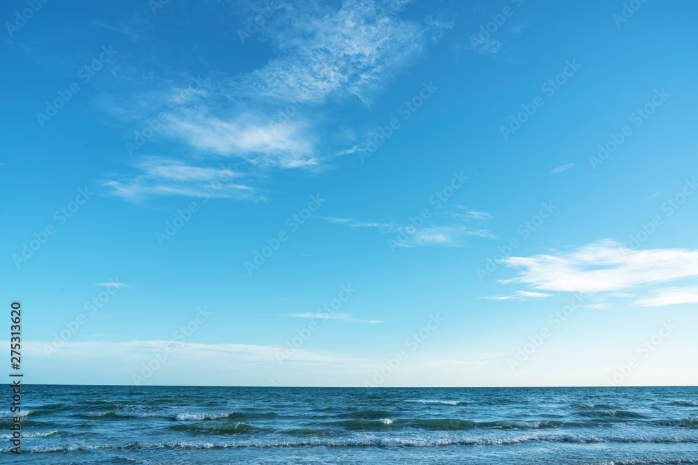 Fototapeta premium Sea, sea breeze , clear blue sky