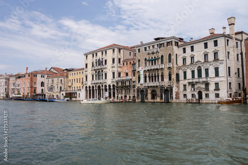Häuser am Canal Grande in Venedig © sp4764