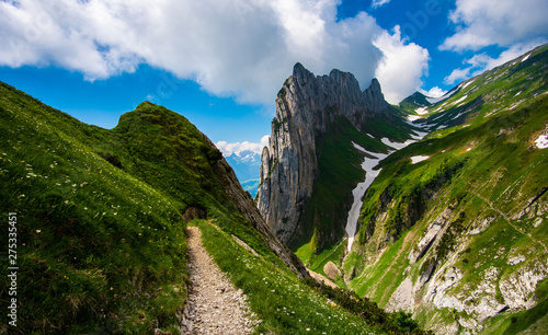 die berühmte Saxer Lücke in der Alpstein Region in der Schweiz