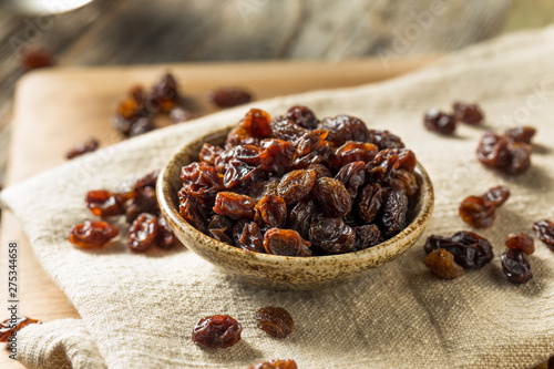 Canvas Print Organic Dried Brown Raisins