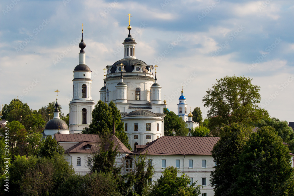 Maloyaroslavets, Russia - June 2019: View of the square with the monument to the war of 1812 and the Assumption Cathedral in Maloyaroslavets (Malojaroslavec, Maloyaroslavec) Maloyaroslavets, Russia - June 2019: View of the square with the monument to the war of 1812 and the Assumption Cathedral in Maloyaroslavets (Malojaroslavec, Maloyaroslavec)