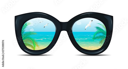 Fototapeta Naklejka Na Ścianę i Meble -  Summer sunglasses with a reflection of a tropical beach.Summer sunglasses with a reflection of a tropical beach, palm trees, sea, seagulls. Glasses on a white background 
