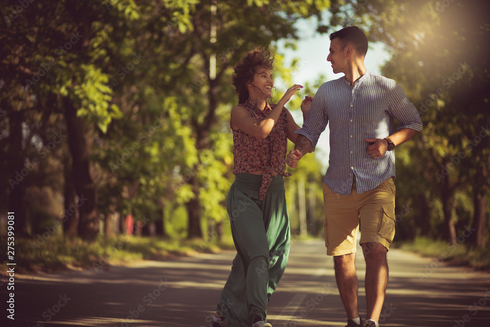 Obraz premium We love exploring as much as we love each other.
