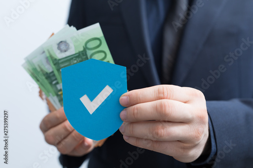 money agree in hand euro