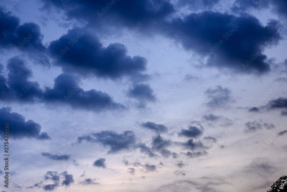 Obraz premium Before Sunset evening cloudy sky