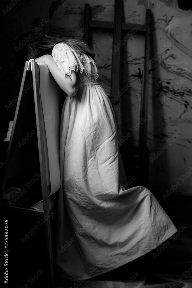 Naklejka premium Girl black-and-white