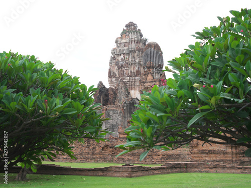 タイ王国 / ロップリー ワット・プラシーラッタナーマハータート/ Lopburi - Wat Phra Sri Rattana Mahathat photo