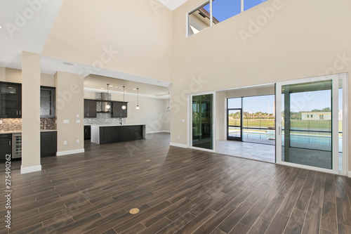 Canvas Print Interior Vacant luxury pool home
