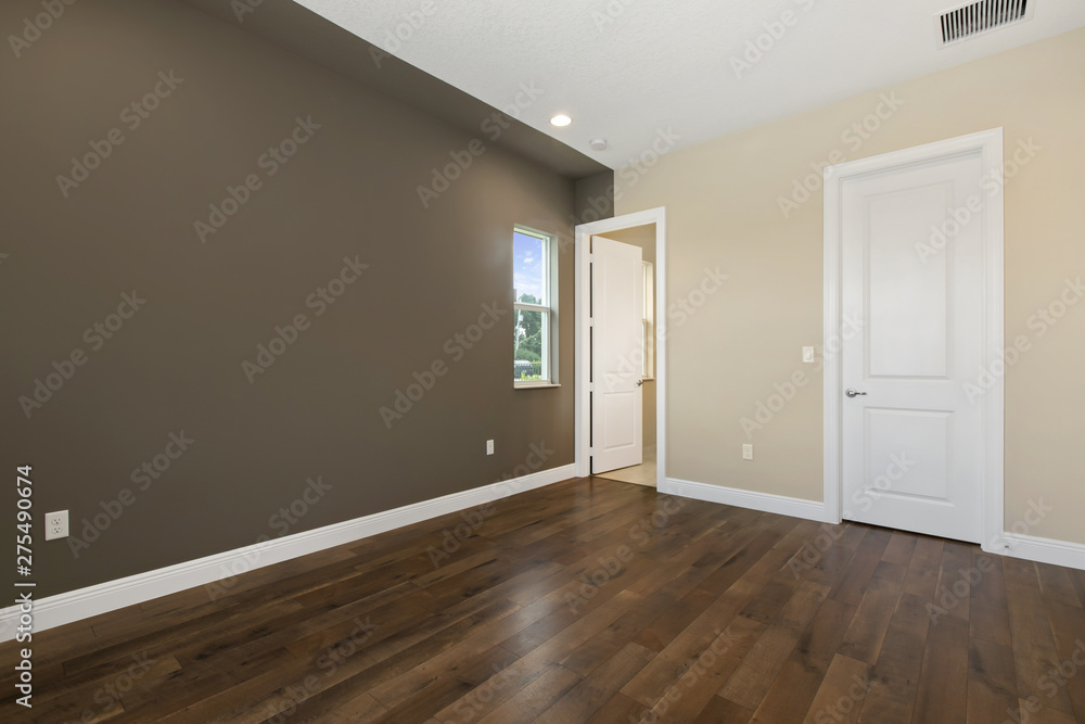 Obraz premium Vacant new construction with wood floors