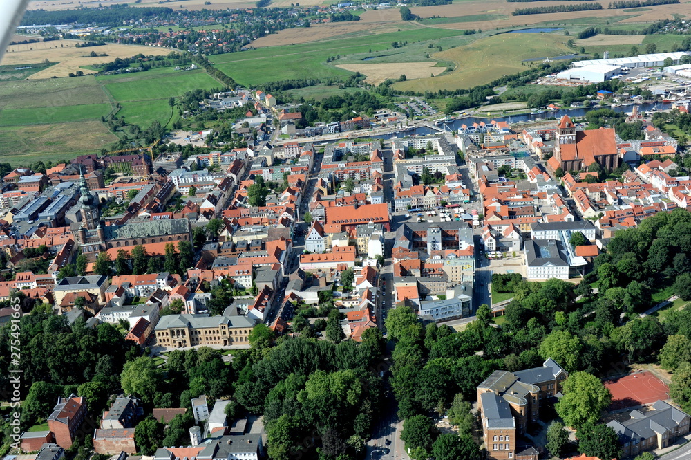 Greifswald mit Universitätshauptgebäude 2014
