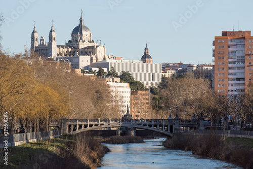 Madrid y el río Manzanares en invierno