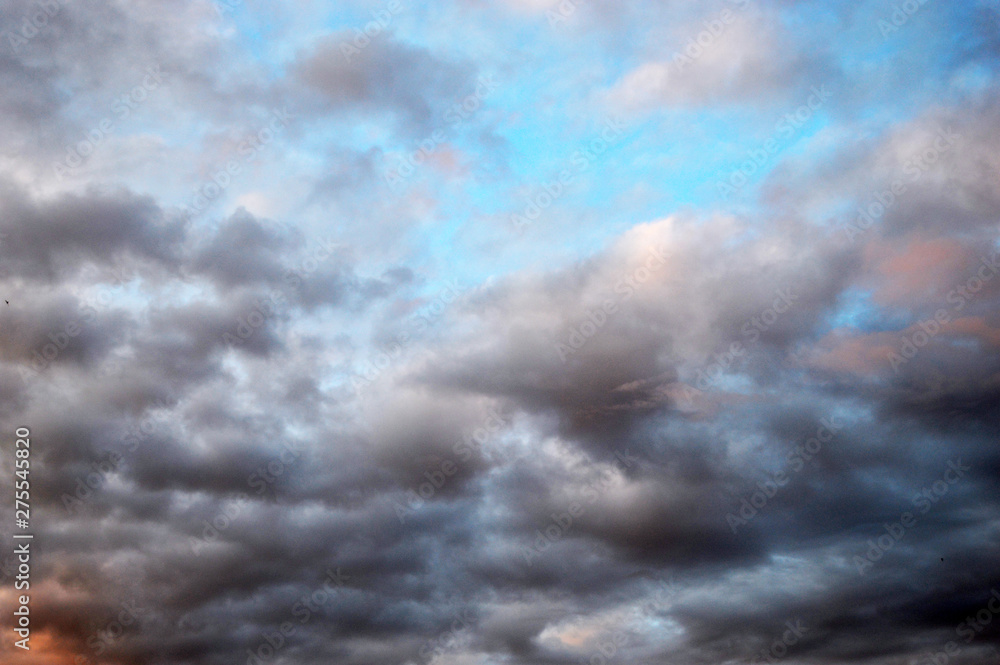 Obraz premium Clouds in the sky. The evening sunset.