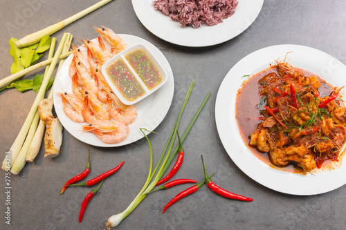 Stir fried curry shrimp, boiled shrimp, spicy dipping sauce , thaifood