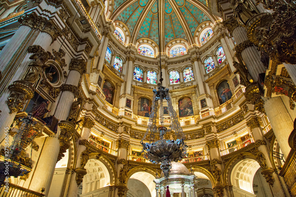 Obraz premium Granada, Spain-October 15, 2018: Exquisite Interiors of landmark Granada Royal Cathedral