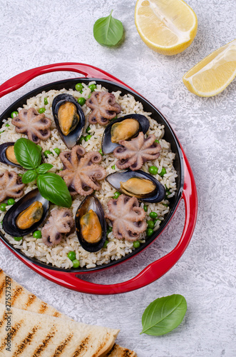 Seafood with brown rice